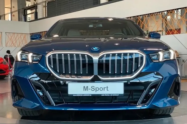 BMW 550 (Seria 5) din 2024 cu 24.978 km - oferta BMW230147 - foto 24