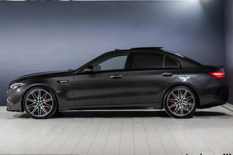 Mercedes-Benz C 63 AMG (Clasa C) din 2025 cu 1.078 km - oferta MER230157 - foto 3