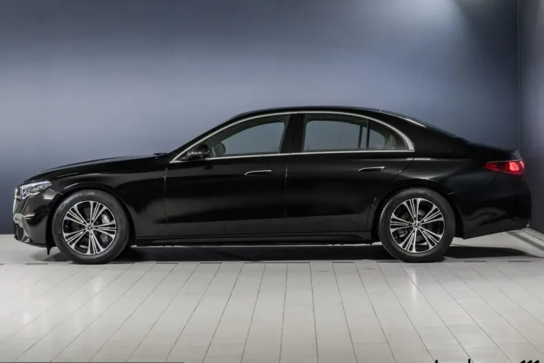 Mercedes-Benz E 220 (Clasa E) din 2024 cu 9.019 km - oferta MER230161 - foto 3
