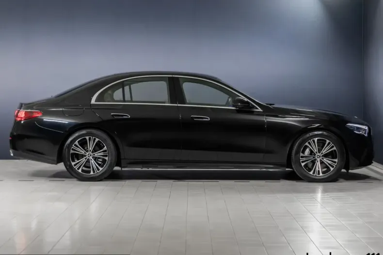 Mercedes-Benz E 220 (Clasa E) din 2024 cu 9.019 km - oferta MER230161 - foto 4