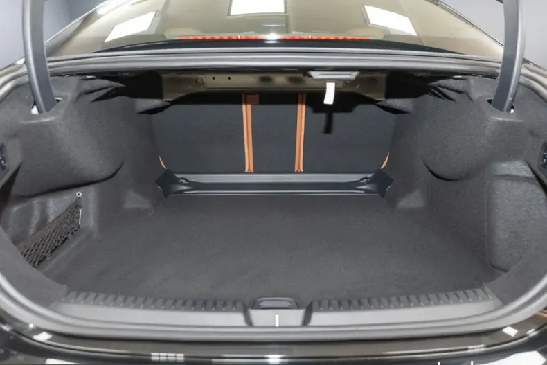 Mercedes-Benz E 220 (Clasa E) din 2024 cu 9.019 km - oferta MER230161 - foto 9