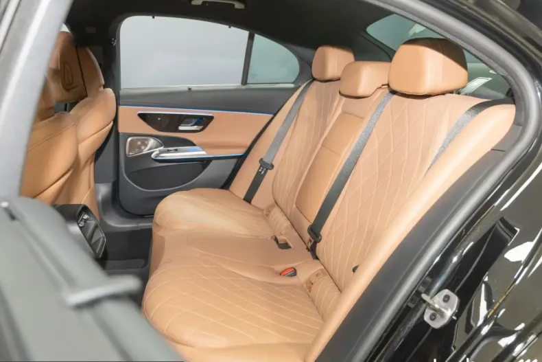 Mercedes-Benz E 220 (Clasa E) din 2024 cu 9.019 km - oferta MER230161 - foto 13
