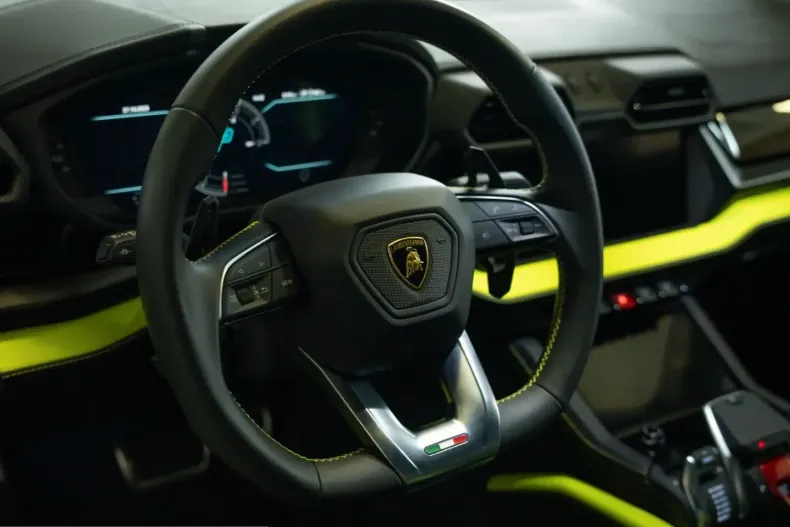Lamborghini Urus din 2025 cu 19.900 km - oferta LAM230177 - foto 24
