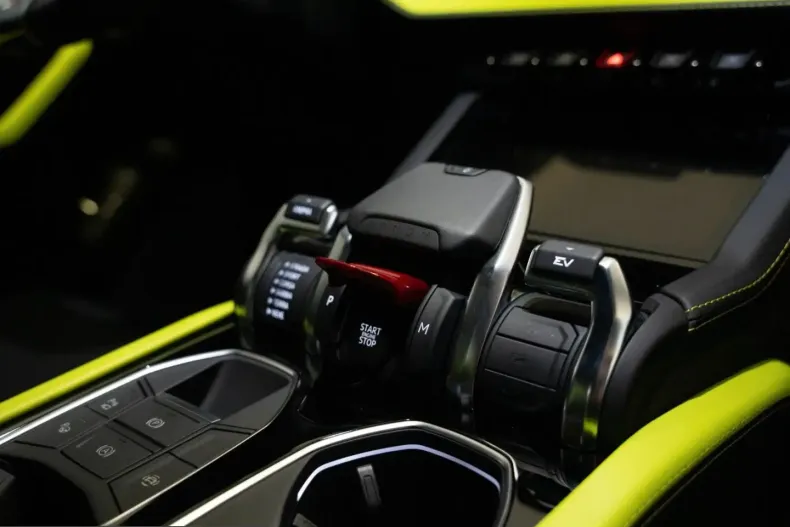 Lamborghini Urus din 2025 cu 19.900 km - oferta LAM230177 - foto 28