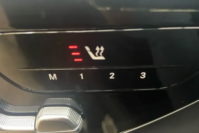Mercedes-Benz E 220 (Clasa E) din 2025 cu 37.569 km - oferta MER230189 - foto 16