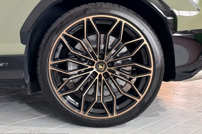 Lamborghini Urus din 2025 cu 11.000 km - oferta LAM230202 - foto 13