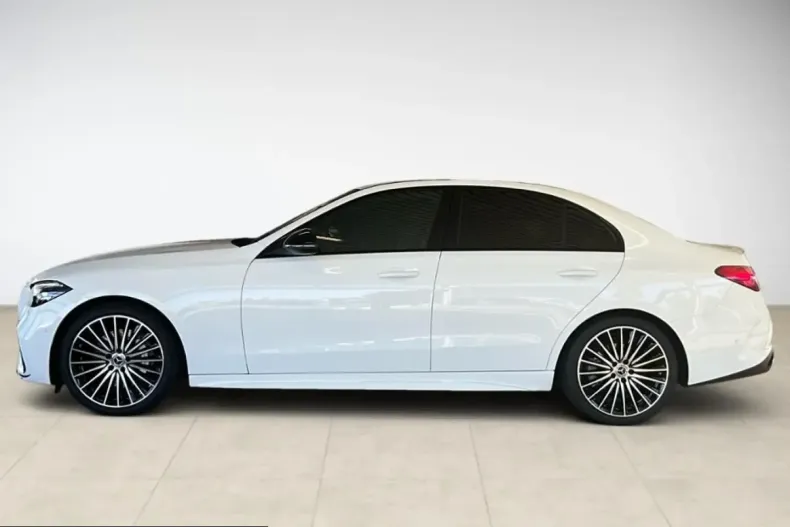 Mercedes-Benz C 180 (Clasa C) din 2024 cu 7.200 km - oferta MER230204 - foto 3