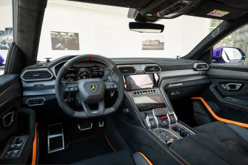 Lamborghini Urus din 2025 cu 4.000 km - oferta LAM230206 - foto 6