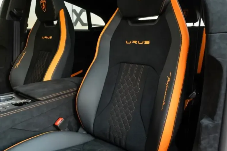 Lamborghini Urus din 2025 cu 4.000 km - oferta LAM230206 - foto 9