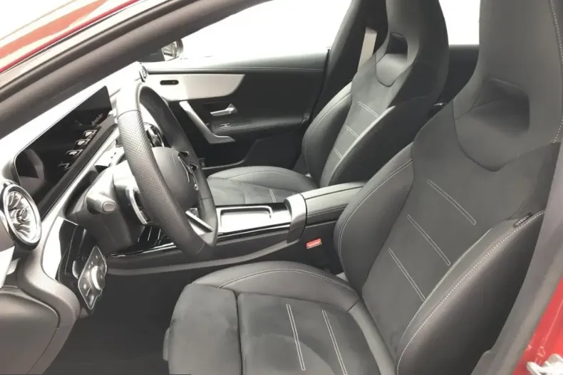 Mercedes-Benz CLA 200 (Clasa CLA) din 2025 cu 5.070 km - oferta MER230217 - foto 7