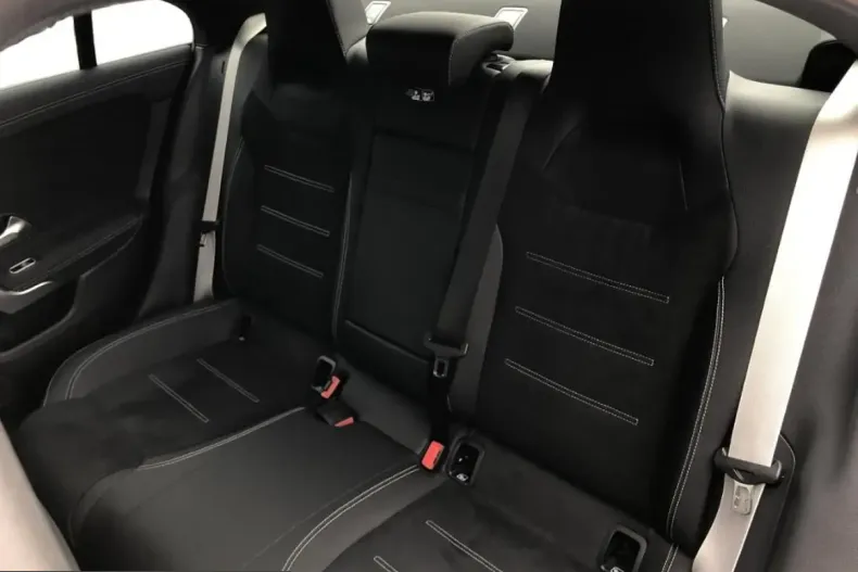 Mercedes-Benz CLA 200 (Clasa CLA) din 2025 cu 5.070 km - oferta MER230217 - foto 9