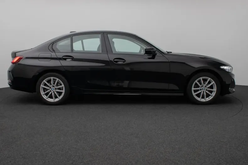 BMW 318i (Seria 3) din 2024 cu 38.023 km - oferta BMW230223 - foto 5