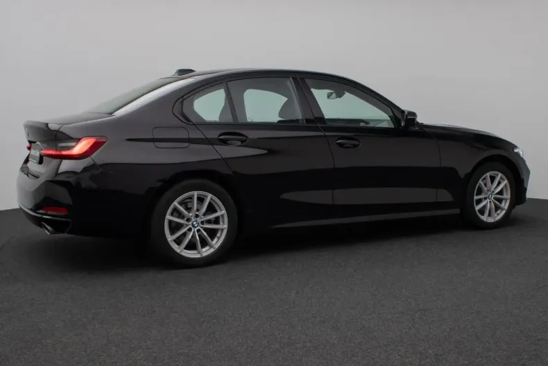 BMW 318i (Seria 3) din 2024 cu 38.023 km - oferta BMW230223 - foto 6