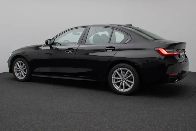 BMW 318i (Seria 3) din 2024 cu 38.023 km - oferta BMW230223 - foto 10