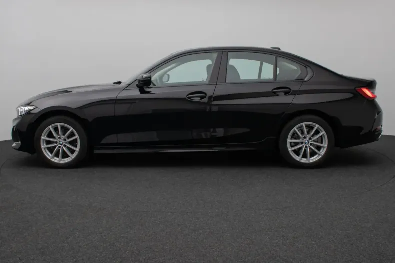 BMW 318i (Seria 3) din 2024 cu 38.023 km - oferta BMW230223 - foto 11