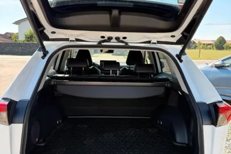 Toyota RAV4 din 2025 cu 16.900 km - oferta TOY230224 - foto 6