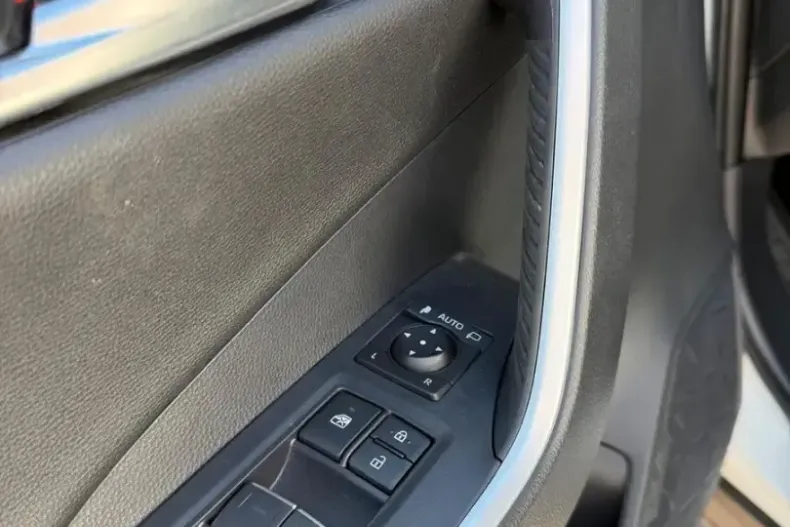 Toyota RAV4 din 2025 cu 16.900 km - oferta TOY230224 - foto 23