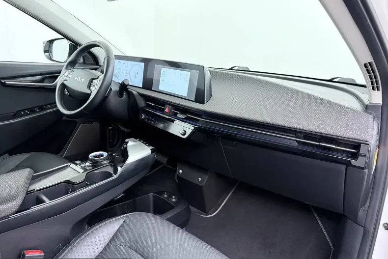 Kia EV6 din 2022 cu 93.557 km - oferta KIA230238 - foto 42