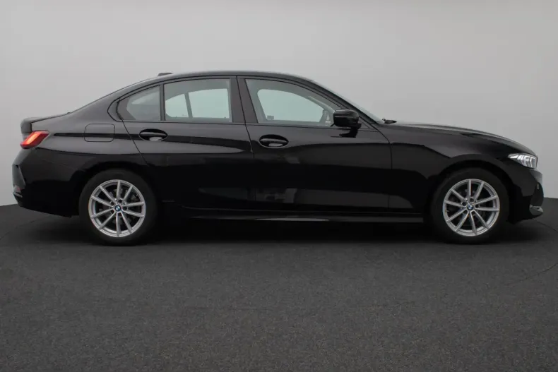 BMW 318i (Seria 3) din 2024 cu 26.192 km - oferta BMW230253 - foto 5