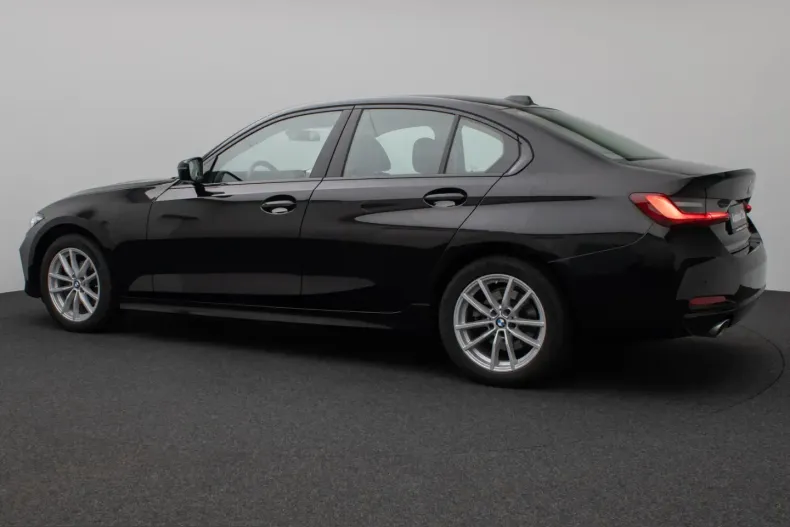 BMW 318i (Seria 3) din 2024 cu 26.192 km - oferta BMW230253 - foto 10