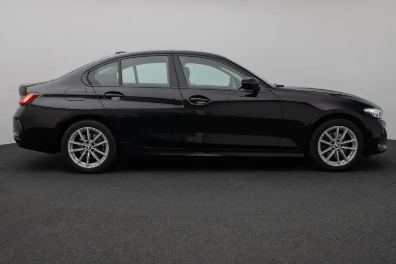 BMW 318i (Seria 3) din 2024 cu 37.664 km - oferta BMW230256 - foto 5
