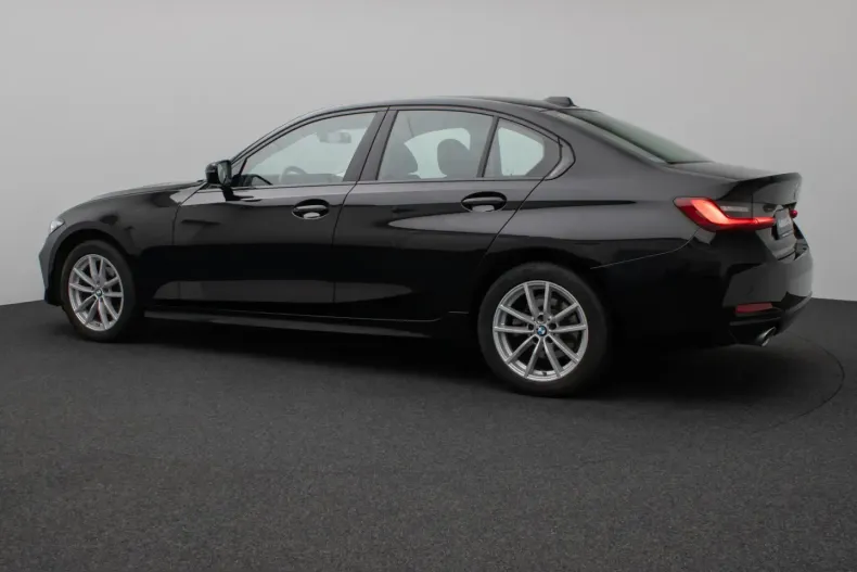 BMW 318i (Seria 3) din 2024 cu 37.664 km - oferta BMW230256 - foto 10