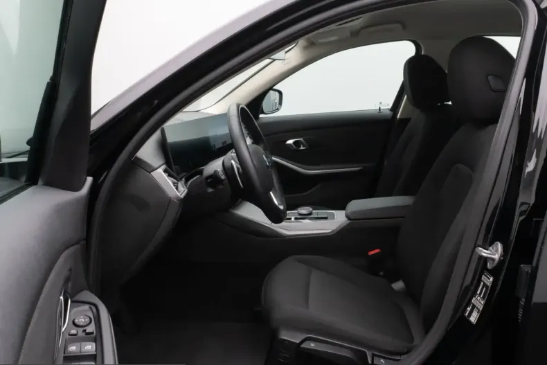 BMW 318i (Seria 3) din 2024 cu 37.664 km - oferta BMW230256 - foto 19