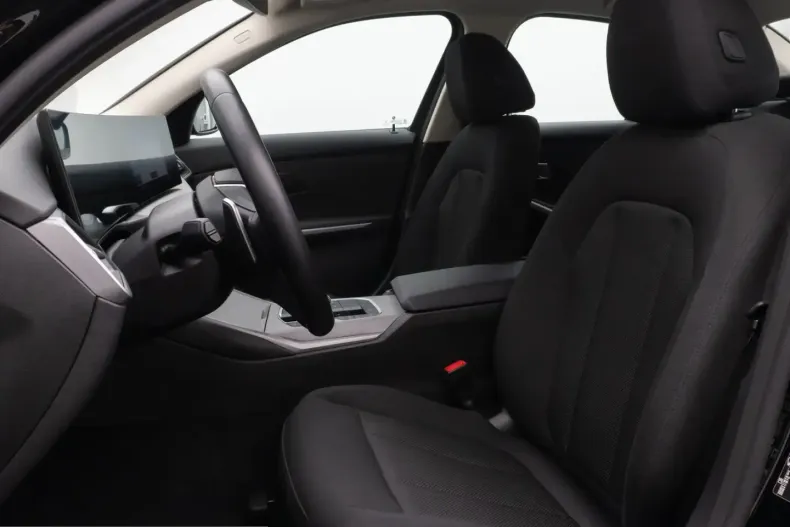 BMW 318i (Seria 3) din 2024 cu 37.664 km - oferta BMW230256 - foto 34
