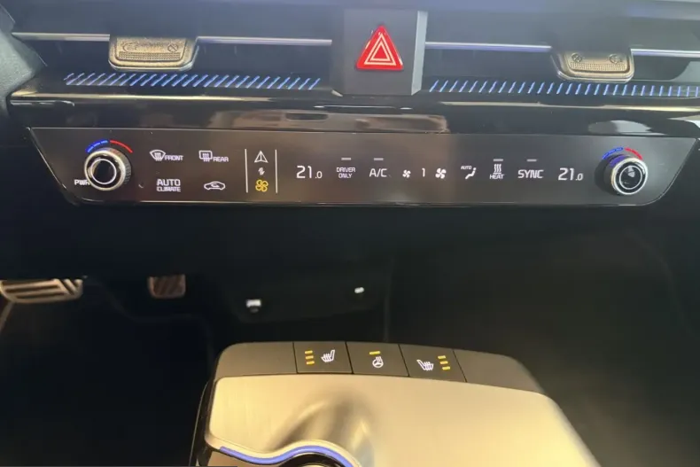 Kia EV6 din 2022 cu 72.145 km - oferta KIA230262 - foto 19