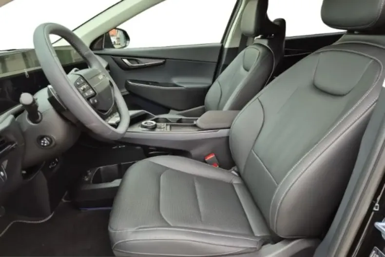 Kia EV6 din 2025 cu 11.500 km - oferta KIA230265 - foto 8