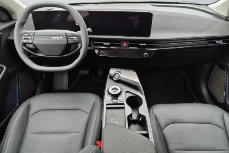 Kia EV6 din 2025 cu 11.500 km - oferta KIA230265 - foto 10