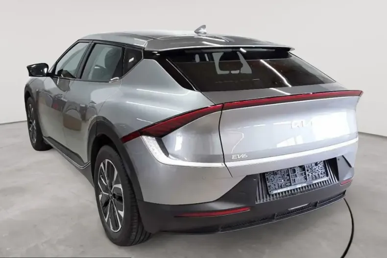 Kia EV6 din 2023 cu 23.270 km - oferta KIA230266 - foto 2