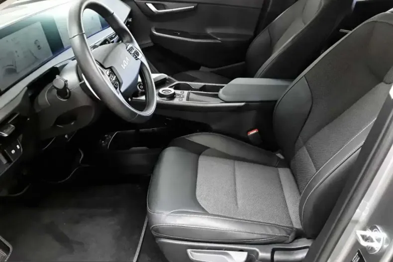 Kia EV6 din 2023 cu 23.270 km - oferta KIA230266 - foto 3