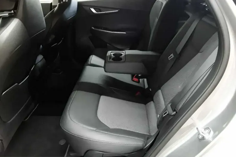 Kia EV6 din 2023 cu 23.270 km - oferta KIA230266 - foto 7