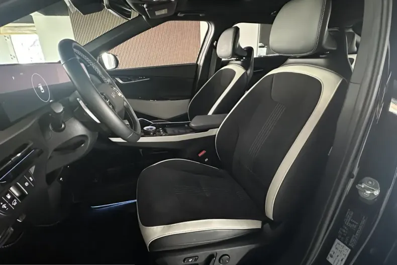 Kia EV6 din 2024 cu 20.481 km - oferta KIA230269 - foto 12