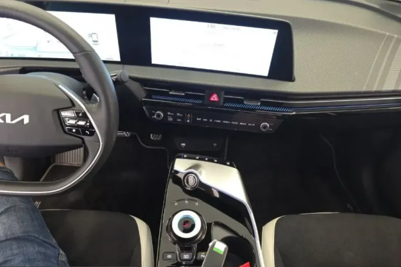 Kia EV6 din 2024 cu 21.000 km - oferta KIA230270 - foto 9
