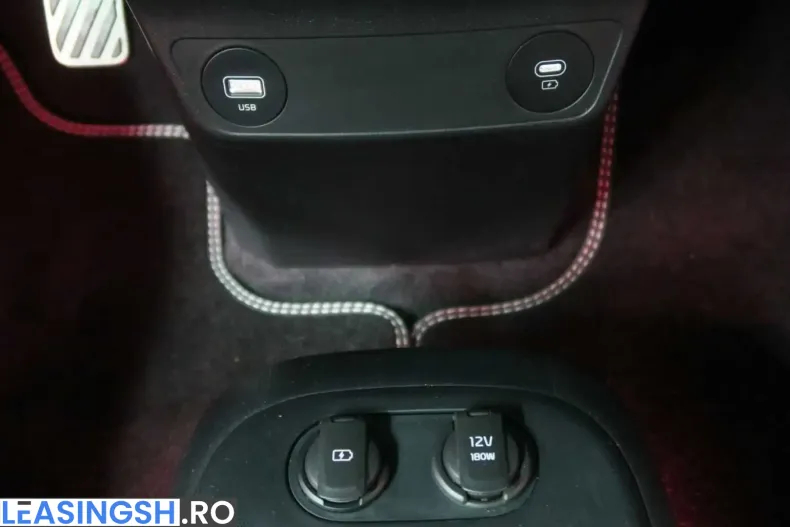 Kia EV6 din 2024 cu 6.350 km - oferta KIA230271 - foto 19