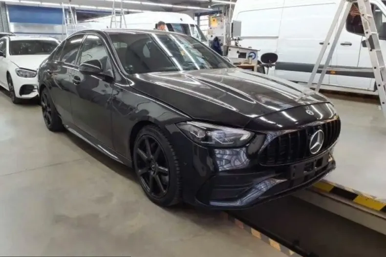 Mercedes-Benz C 300 (Clasa C) din 2023 cu 75.000 km - oferta MER230277 - foto 1