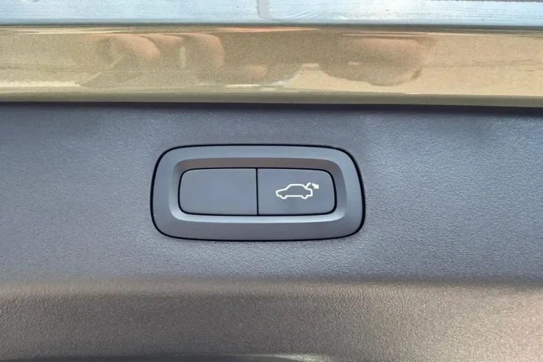 Lynk & Co 01 din 2025 cu 15.284 km - oferta LYN230280 - foto 10