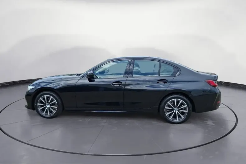 BMW 318i (Seria 3) din 2025 cu 9.500 km - oferta BMW230294 - foto 2