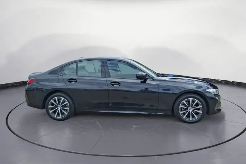 BMW 318i (Seria 3) din 2025 cu 9.500 km - oferta BMW230294 - foto 5