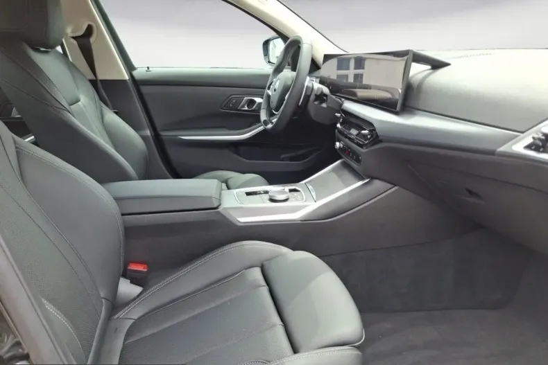 BMW 318i (Seria 3) din 2025 cu 9.500 km - oferta BMW230294 - foto 8