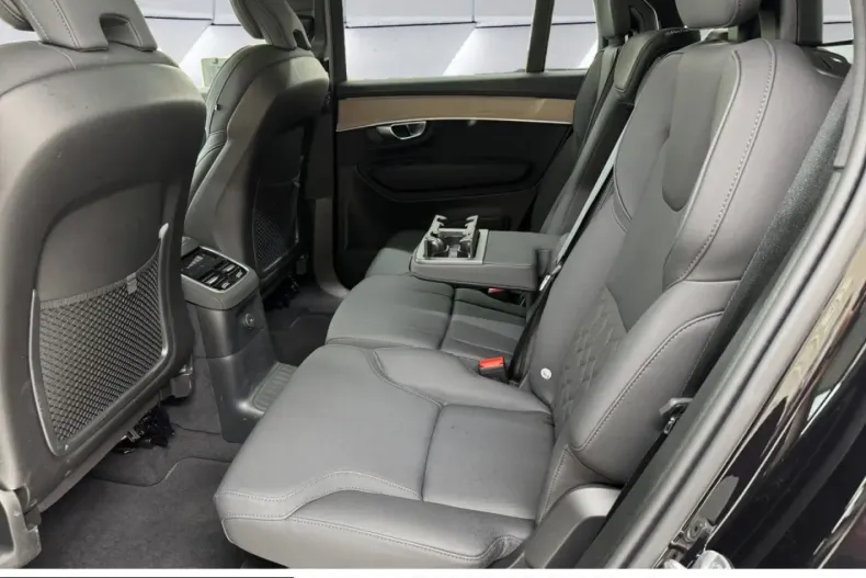 Volvo XC90 din 2025 cu 20.895 km - oferta VOL230298 - foto 8