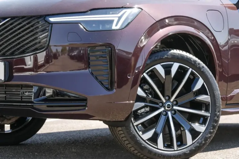 Volvo XC90 din 2025 cu 18.631 km - oferta VOL230305 - foto 6