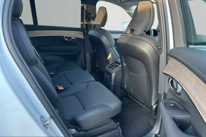 Volvo XC90 din 2025 cu 21.600 km - oferta VOL230306 - foto 5