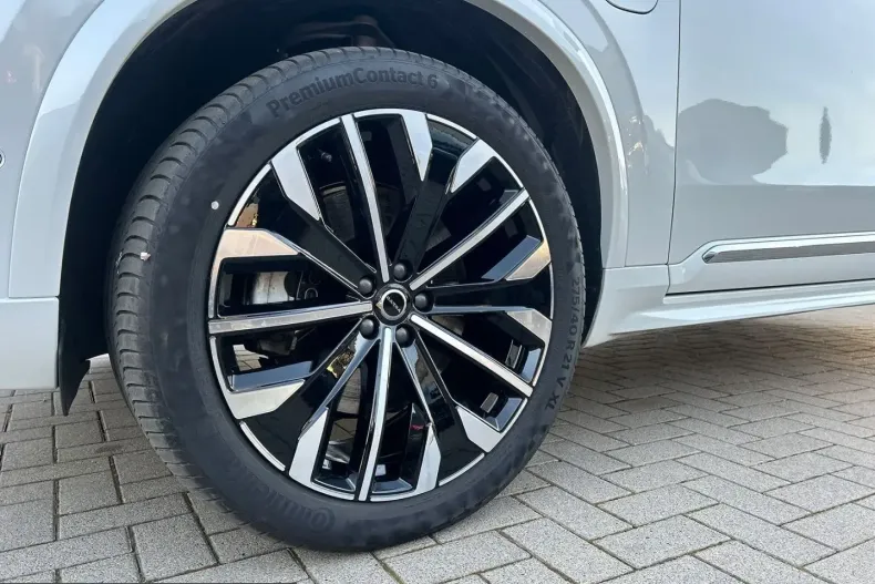 Volvo XC90 din 2025 cu 21.600 km - oferta VOL230306 - foto 9