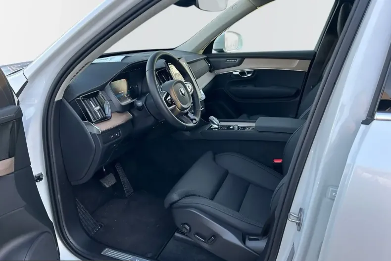 Volvo XC90 din 2025 cu 21.600 km - oferta VOL230306 - foto 10