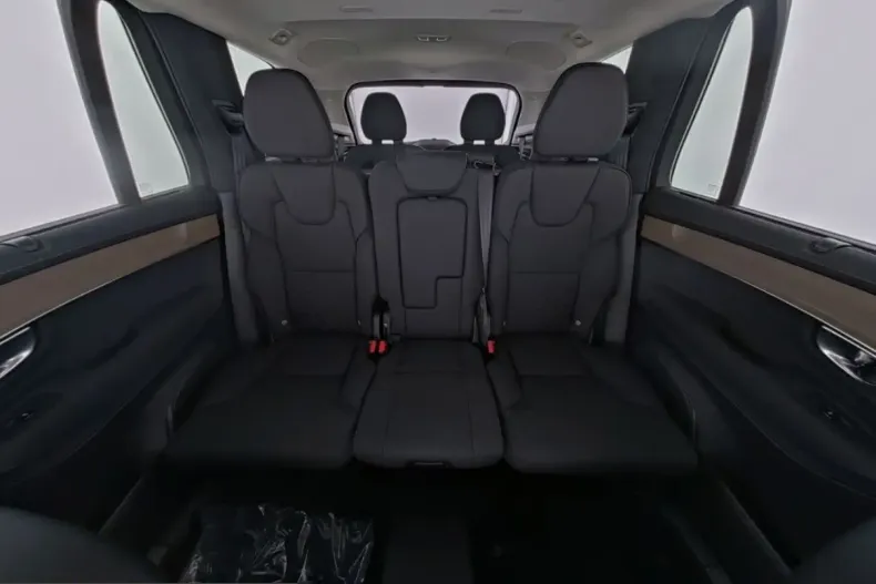 Volvo XC90 din 2025 cu 25.788 km - oferta VOL230308 - foto 10