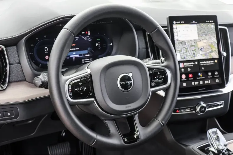 Volvo XC90 din 2025 cu 18.000 km - oferta VOL230312 - foto 10