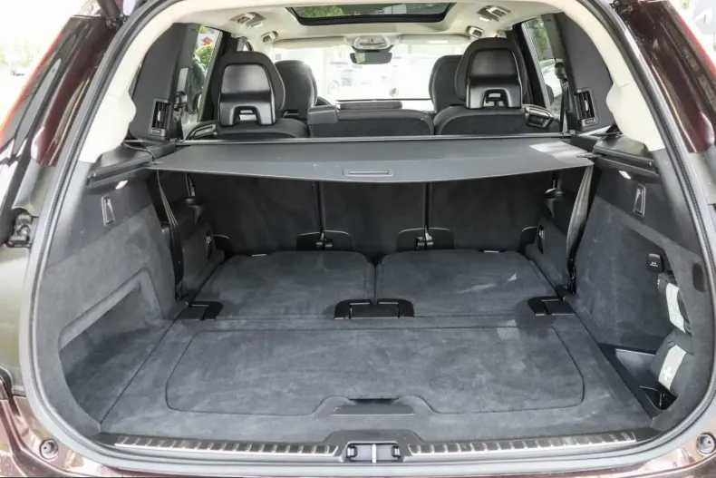 Volvo XC90 din 2025 cu 18.000 km - oferta VOL230312 - foto 11